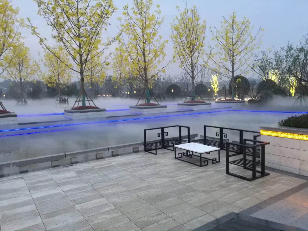 水立方針對步行街室外噴霧降溫工程制定專(zhuān)業(yè)的方案