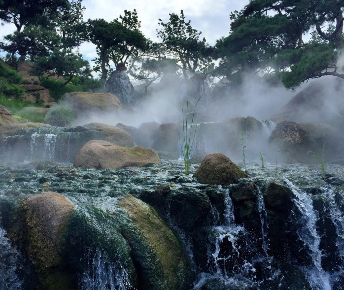 霧森景觀(guān)、霧森造景、人造霧、小區造景、降塵、加濕、小區霧森造景、樓盤(pán)云霧造景