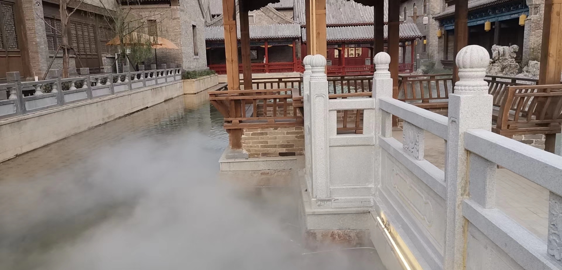 河南建業(yè).華誼兄弟電影小鎮霧森造霧景觀(guān)項目完工啦?。?！